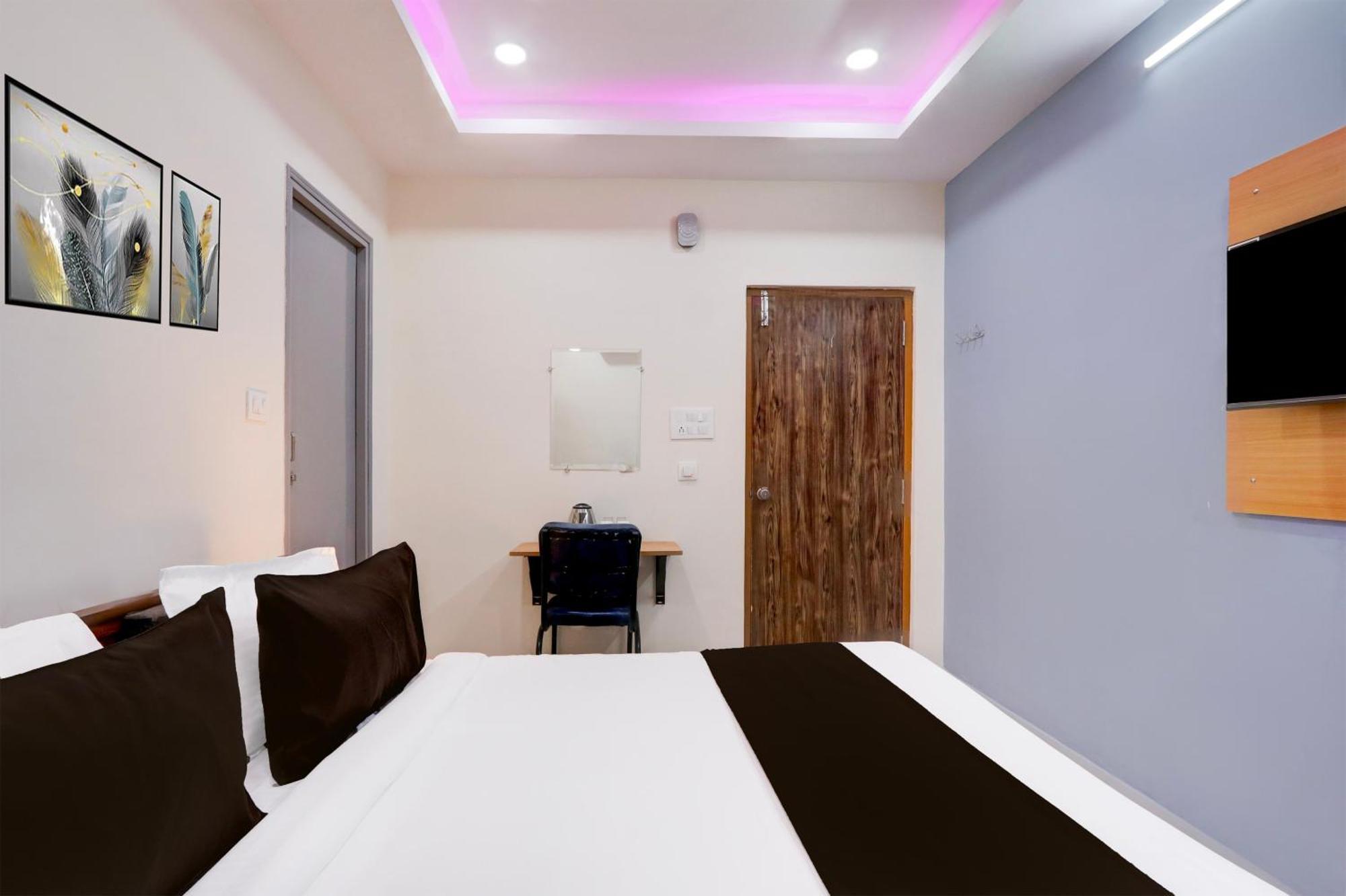 Super Townhouse Nanak Ram Guda Near Waverock Sez ハイデラバード エクステリア 写真