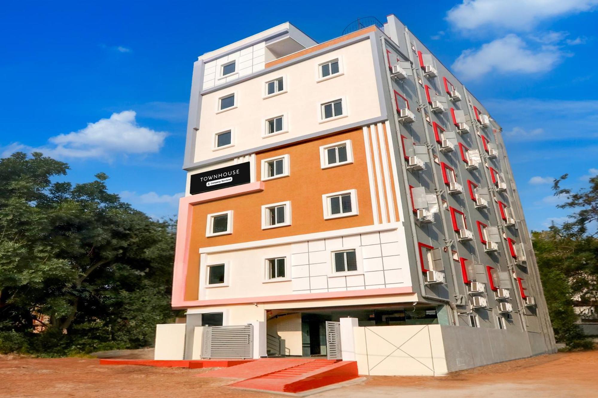 Super Townhouse Nanak Ram Guda Near Waverock Sez ハイデラバード エクステリア 写真