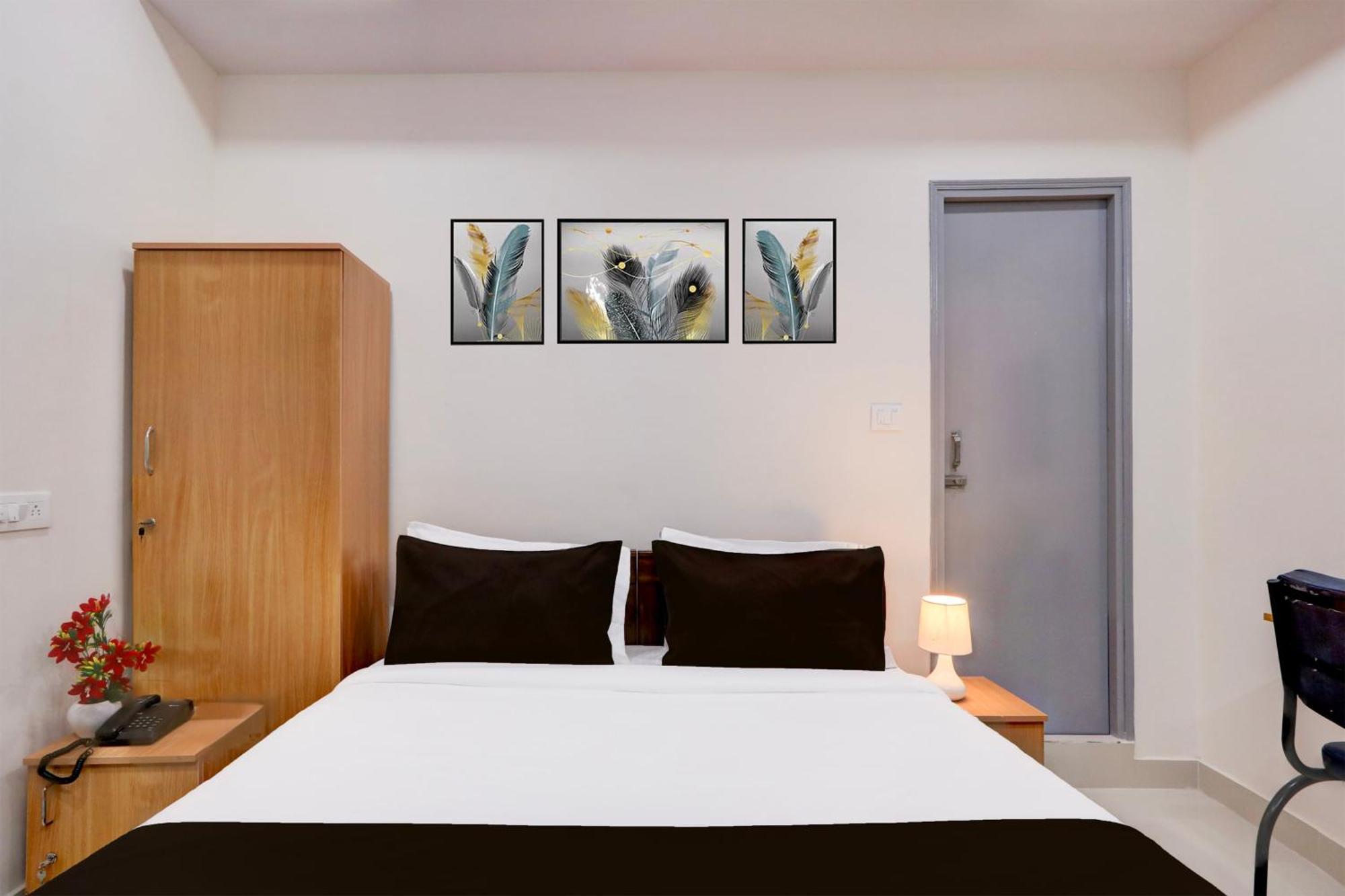 Super Townhouse Nanak Ram Guda Near Waverock Sez ハイデラバード エクステリア 写真